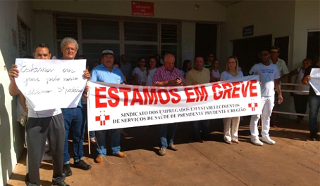 Falta de acordo na audiência no TRT faz funcionários da Santa Casa de Presidente Epitácio manterem greve 